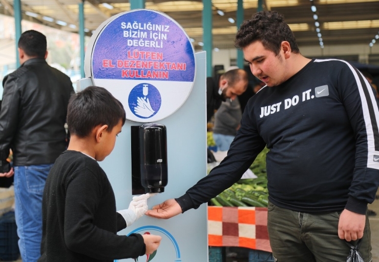 Pamukkale’de Pazar Yerlerinde Seyyar Dezenfekte Çalışmaları Devam Ediyor
