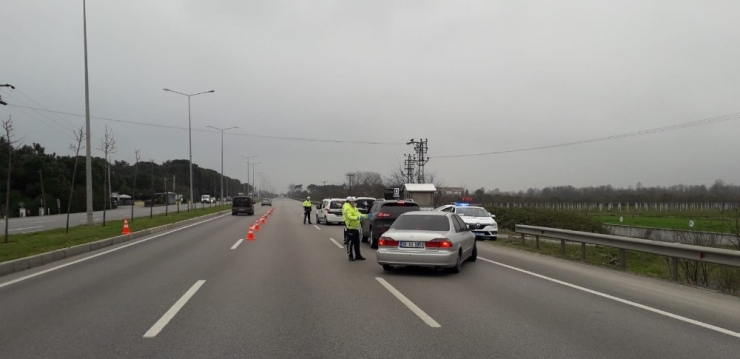 Sürücülere "Zorunlu Olmadıkça Yolculuk Yapmayın" Uyarısı