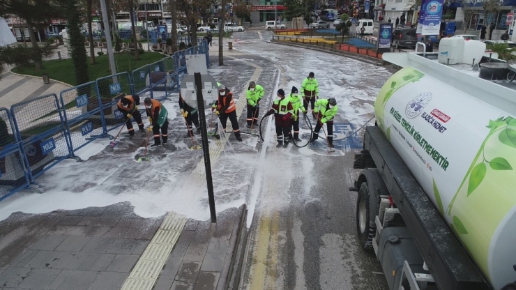Elazığ’da Korona Virüsüne Karşı Kapsamlı Temizlik Sürüyor