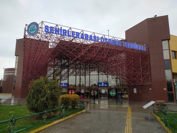 Yasağa Takılmadan Yolculuk Etmek İsteyen Vatandaşlar Otogarda Kaldı