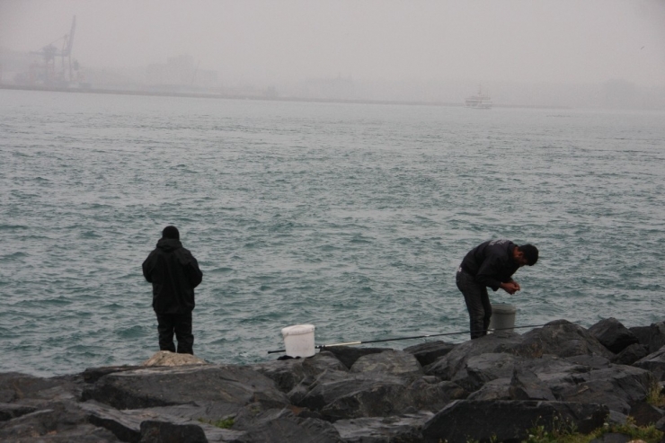 Yasağa Uymayan Vatandaşlar Balık Tutmaya Devam Ediyor