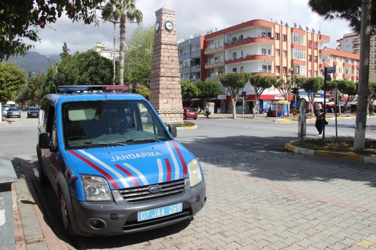 Alanya’da Jandarma 5 Ayrı Dilde Anons Yaparak Korona Virüse Karşı Uyardı
