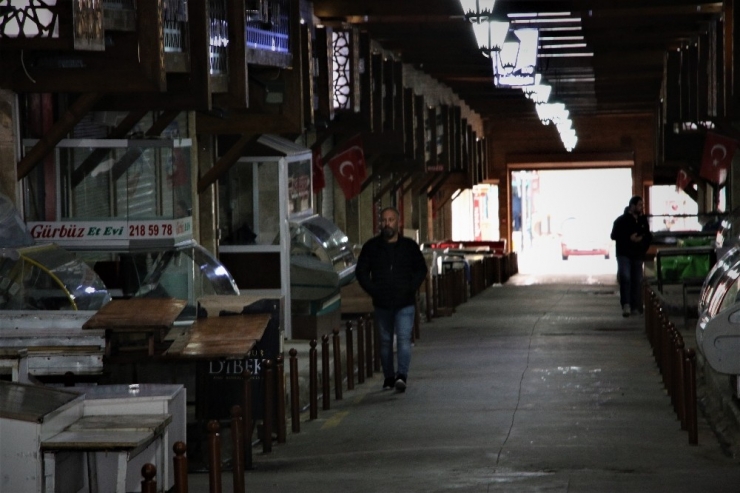 Elazığ’da 92 Yıllık Kapalı Çarşı İlk Defa Kapandı