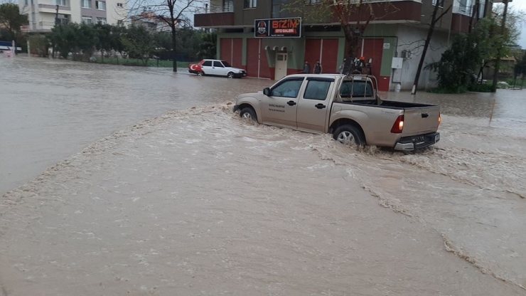 Osmaniye’de Şiddetli Yağmur Su Baskınlarına Neden Oldu