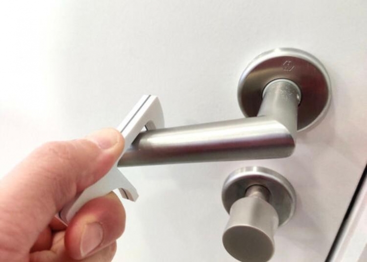 Meslektaşlarını Koronavirüsten Korumak İçin Siperlik Ürettiler