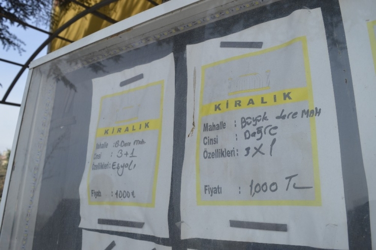 Memleketine Dönen Üniversite Öğrencilerinden Ev Sahiplerine "Kira Almayın" Çağrısı