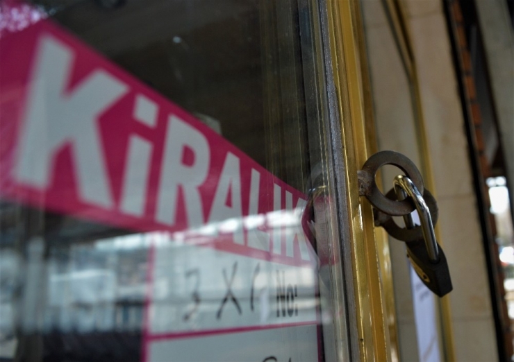 Memleketine Dönen Üniversite Öğrencilerinden Ev Sahiplerine "Kira Almayın" Çağrısı