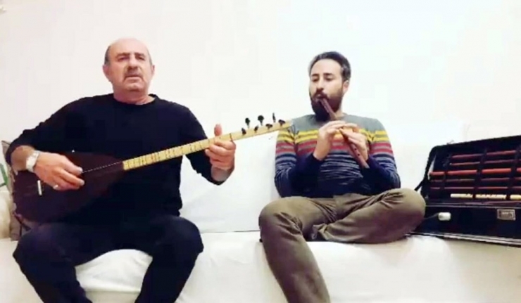 Evde Kalıyorlar Ama Sanatsız Kalmıyorlar