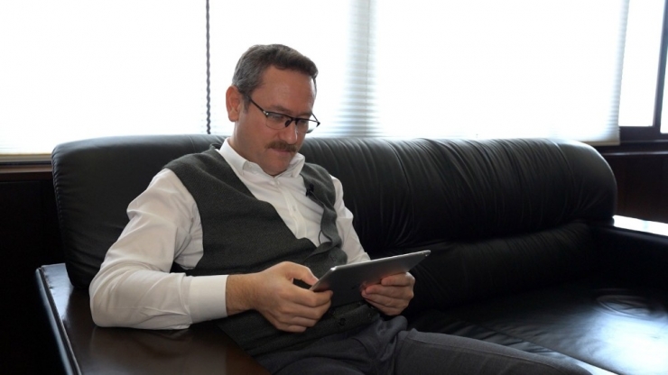 Başkan Kartoğlu’ndan Dijital Okuma Çağrısı