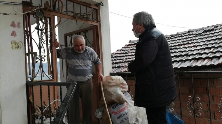 Başkan Şahin Yaşlıları Ziyaret Edip Dualarını Aldı
