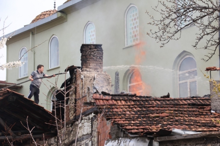 Domaniç’te Ev Yangını