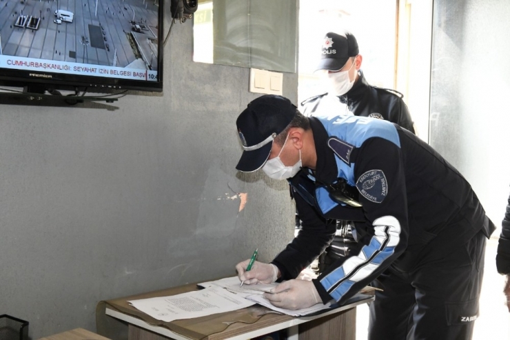 Esenyurt Zabıtasından Ticari Taksilere Tek-çift Plaka Denetimi