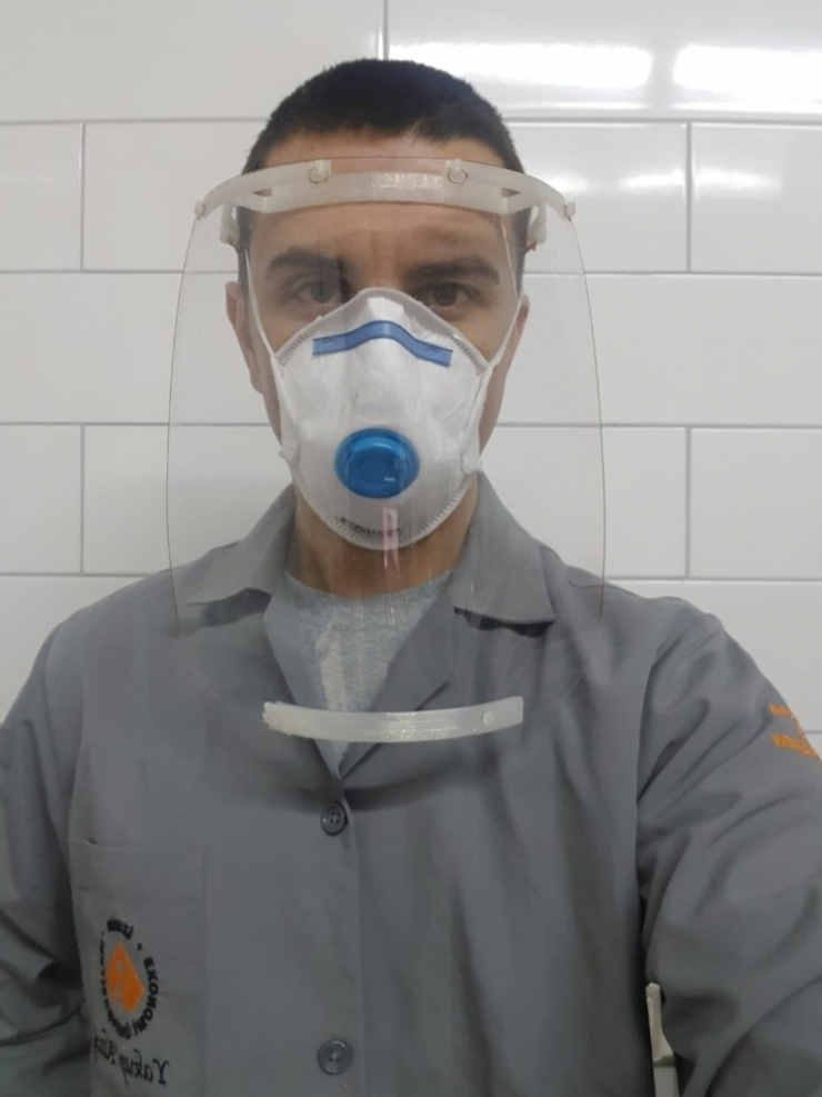 Virüs Savaşçılarına ‘Yüz Kalkanı’