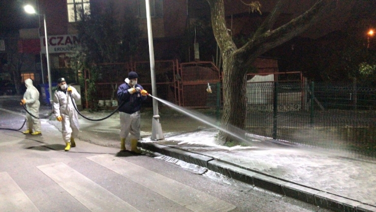 Körfez’de Dezenfekte Ekipleri Yoğun Çalışıyor