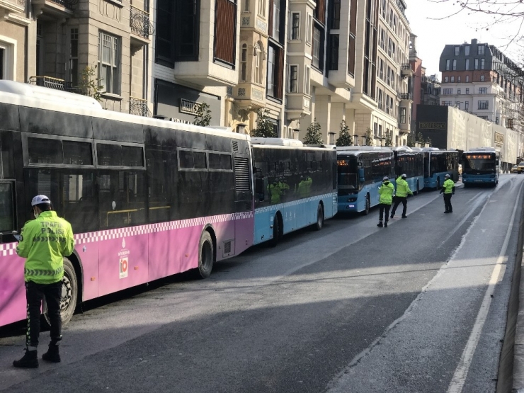 Polis Ekipleri İstanbul Genelinde Denetim Yapıyor