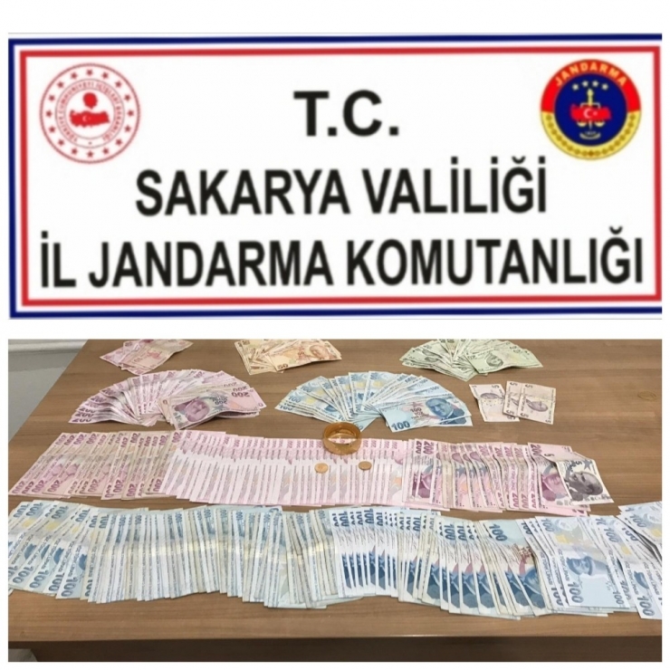 Evde Bulunan Kasadan Altın Çalarak Kayıplara Karışan Hırsızları Ayak İzleri Ele Verdi