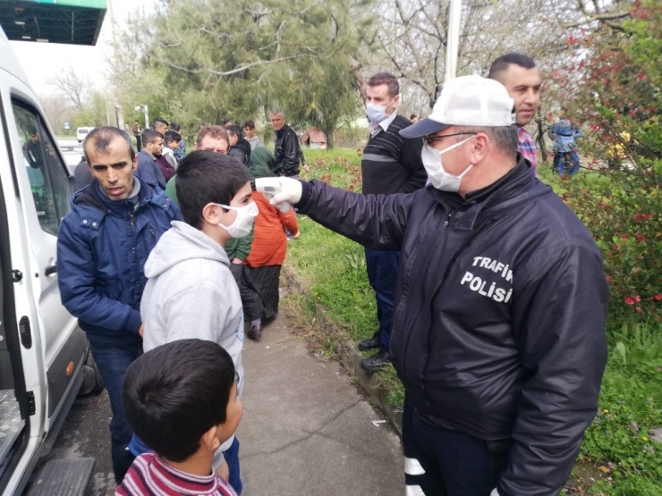 Şehirlerarası Otobüs Yolculuğu Yasağını İhlal Eden 49 Kişi Sakarya Gişelerinde Yakalandı