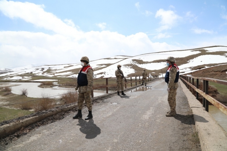Başkale’de İki Yerleşim Yeri Daha Karantinaya Alındı