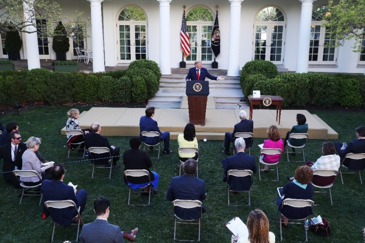 Abd Başkanı Trump, N95 Maskesini Dezenfekte Eden Cihazı Tanıttı