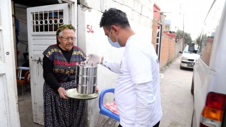Adana’da 2 Bin Aileye Sıcak Yemek