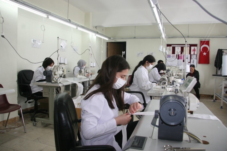 Fırsatçılara Karşı Meslek Lisesi Öğrencileri Harekete Geçti