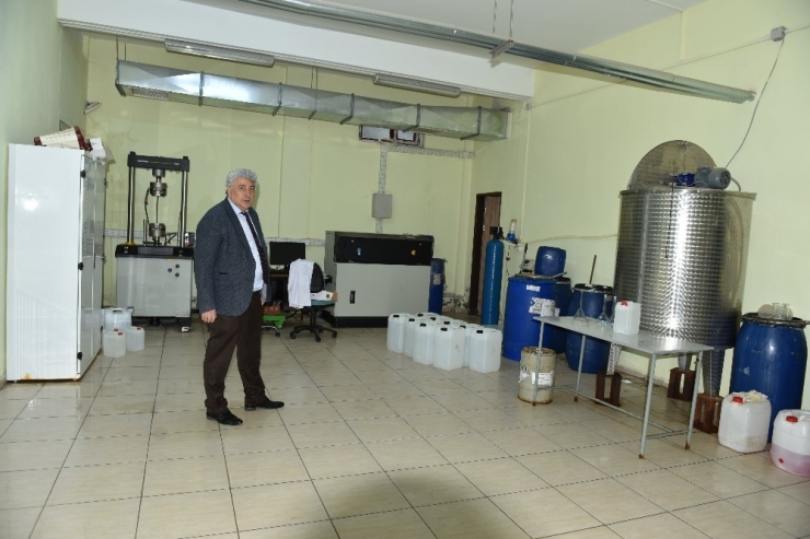 Dü’de El Ve Yüzey Dezenfektan Üretimine Başlandı