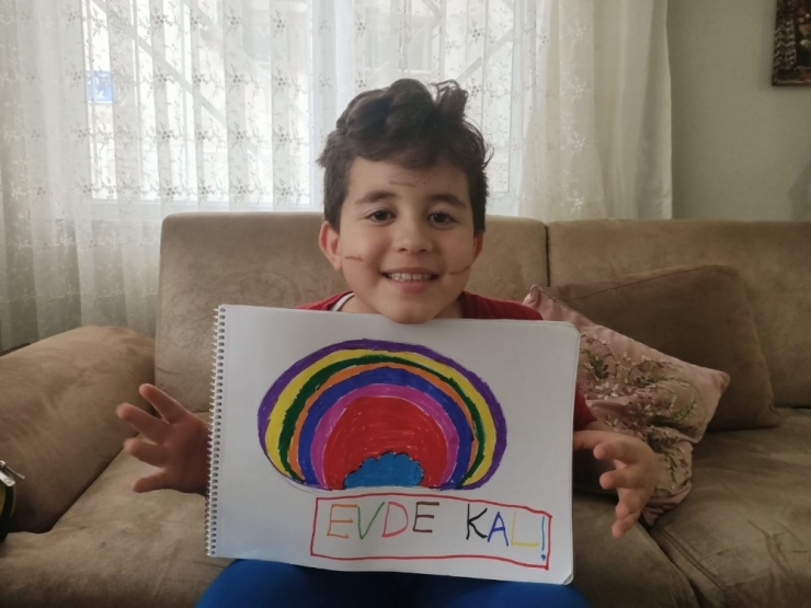 Miniklerden Büyüklerine “Evde Kal” Mesajı