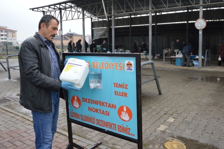 Havza’da Pazar Yerlerinde El Dezenfektan Noktaları Oluşturuldu