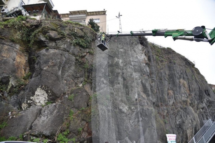 Kayalık Bölgeye Çelik Ağ İle Koruma