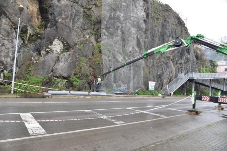 Kayalık Bölgeye Çelik Ağ İle Koruma