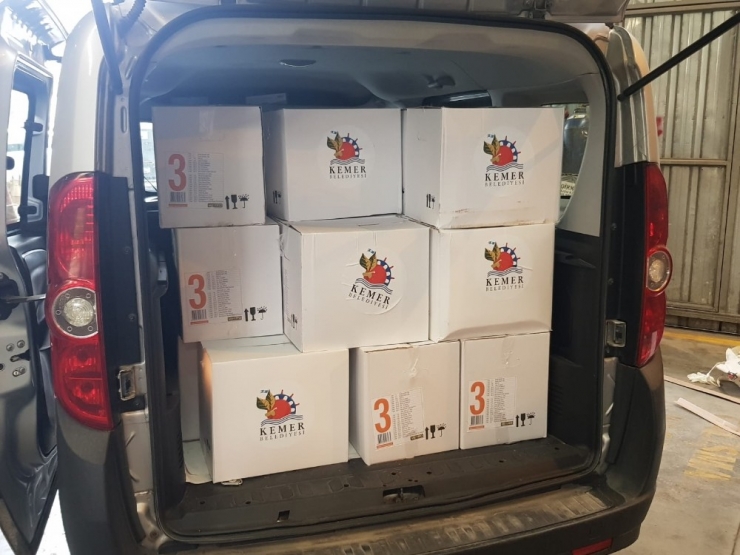 Kemer Belediyesi’nden İhtiyaç Sahiplerine Yardım Paketi