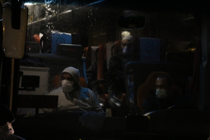 Konya’da Test Sonucu Negatif Çıkan Umrecilerin Tahliyesi Başladı