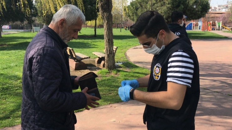 İstanbul’da Polisle Vatandaş Arasındaki İlginç Diyaloglar Kamerada