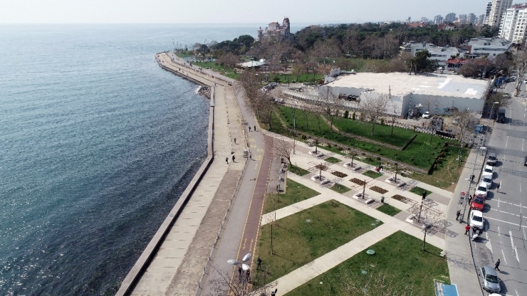 Sahilde Yasağa Uymayan Vatandaşlar Havadan Görüntülendi