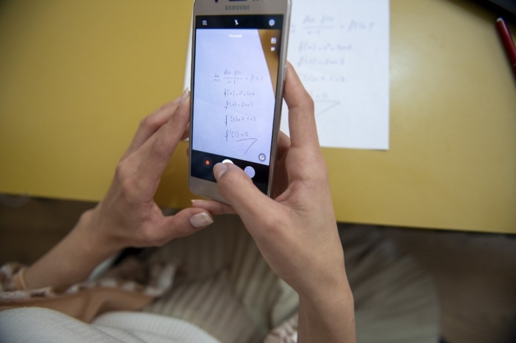 Kurs Merkezlerinin 177 Öğretmeni, Üniversite Adaylarına Evden Eğitim Desteği Veriyor