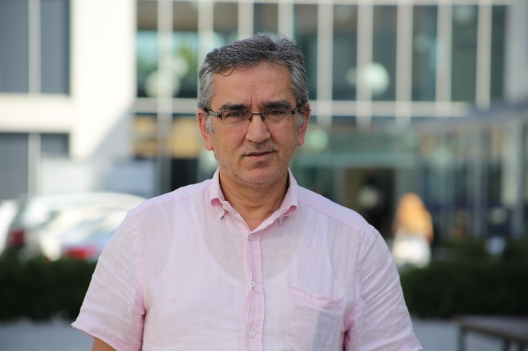 Prof. Dr. Büyükaslan: "Sanal Alemin Sanal Uzmanlarından Uzak Durun"