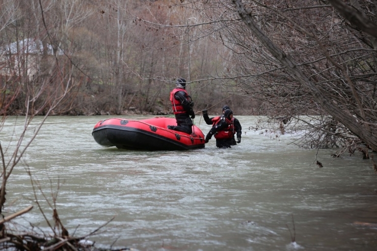 Kayıp Uzman Çavuş Güneş Ve Gülistan’ı Arama Çalışmaları Sürüyor
