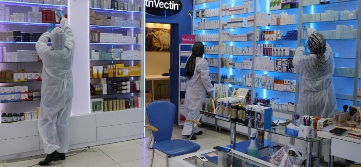 Eczane Çalışanlarından Korona Virüs Önlemi