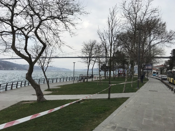 Üsküdar Sahilinde Korona Virüs Yasağına Uymayan Balıkçılar İçin Şeritli Önlem