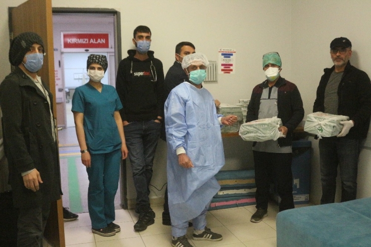 Van’da Sağlık Çalışanlarına Pizza Sürprizi