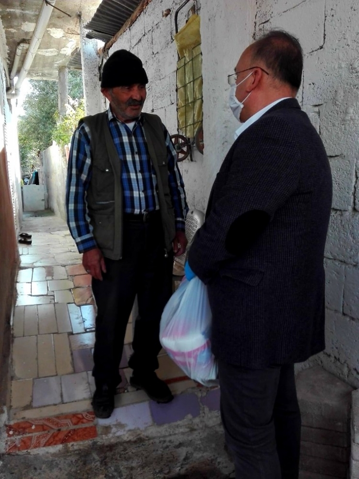 Ceyhan’da Ak Parti’den Yardım Seferberliği