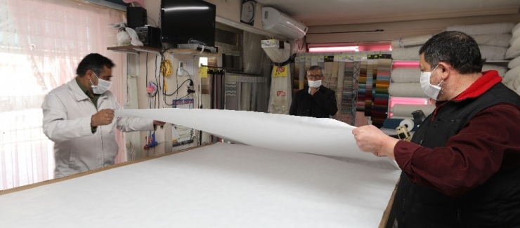 Afyon Belediyesi De Koruyucu Maske Üretmeye Başladı