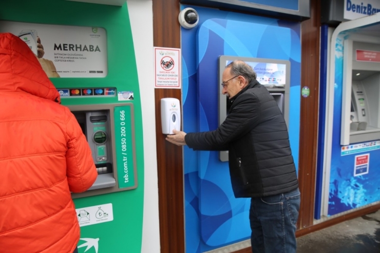 Altınordu’da Atm’lere Dezenfektan
