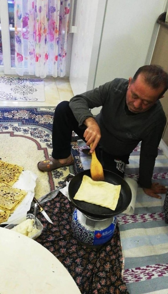 ’Evde Kal’an Erkeklerin Ev Halleri Sosyal Medyayı Salladı