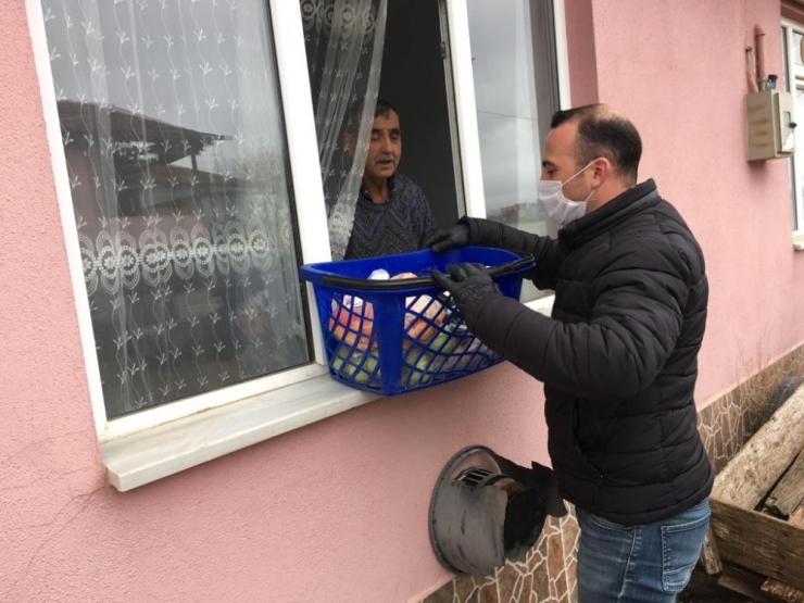 Bu İlçede Yaşlılar Aramıyor, "İhtiyaçlarınız Var Mı?" Diye Aranıyor