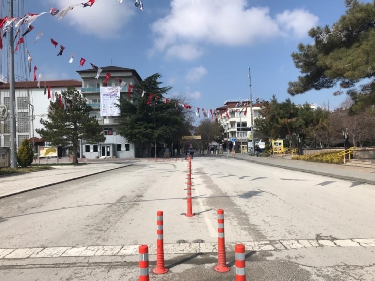 Burdur’da Ana Caddelerde Park Ve Duraklama Yasaklandı