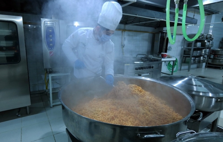 Gönül Sofrasında Herkese Yer Var