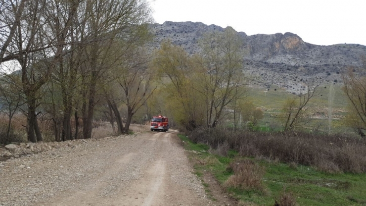 Sazlık Alan Alev Alev Yandı