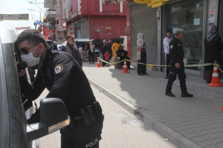 Korona Virüs Yardımında Sosyal Mesafe Uyarısı