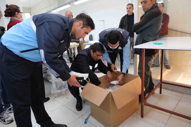 İzmir’de 25 Bin Maskeye El Konuldu